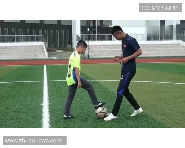 掌握足球脚内侧地滚球技巧提升传球精准度与控球能力的全面指南